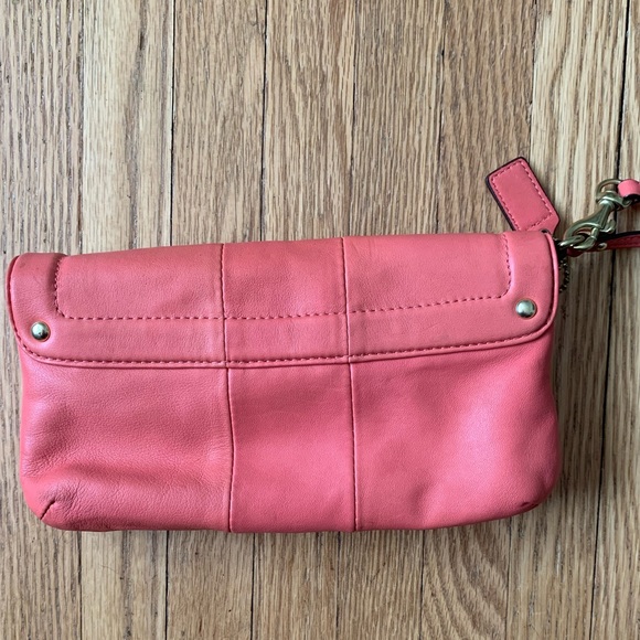 Coach Coral Wristlet/Purse - Picture 5 of 9